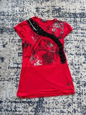 Vintage Y2K Oxygen Worn-In Red Lace-Up Graphic Short Sleeve Top by